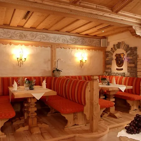 Roulette Hotel Mayrhofen Otel 3*